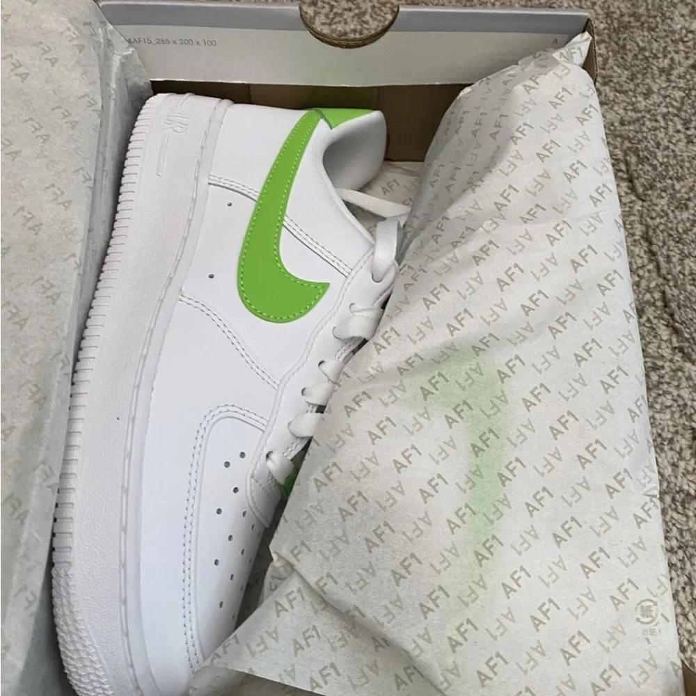 NEW IN BOX WOMEN’S AIR FORCE 1 - Picture 5 of 10